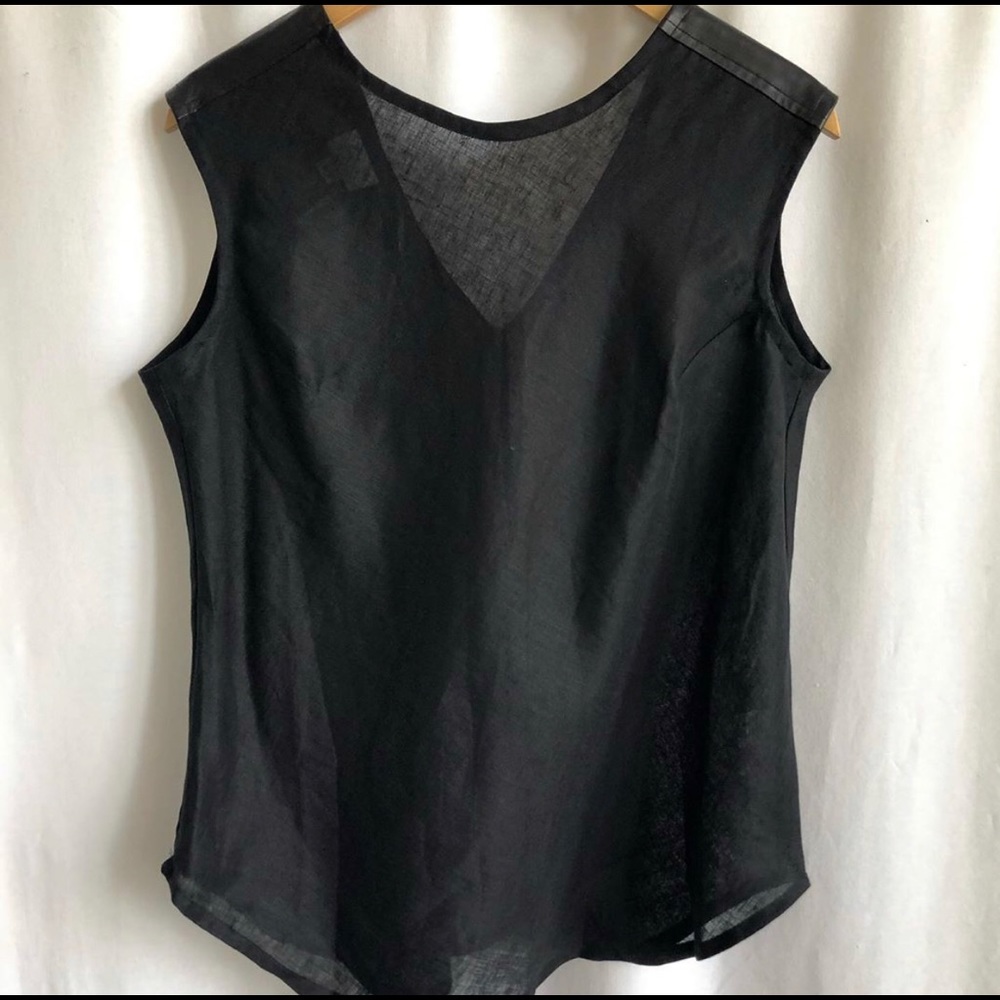 Whitney Linen black linen top